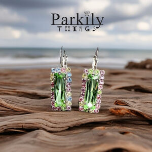 Handcrafted Peridot Baguette Crystal Earrings Leverback Lightweight Green W NWT